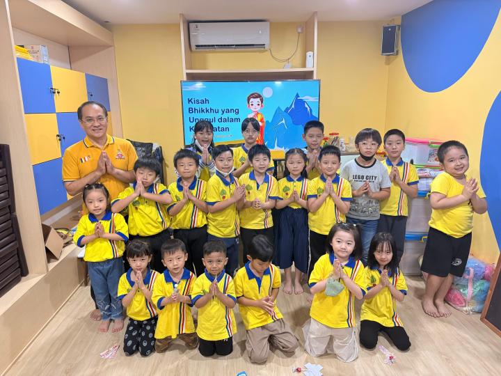 Dhammadesana Puja Bakti Sunskul Vihara Dhammadipa Surabaya