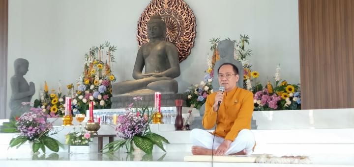 Dhammadesana Puja Bakti Di Vihara Samaggi Viriya Malang