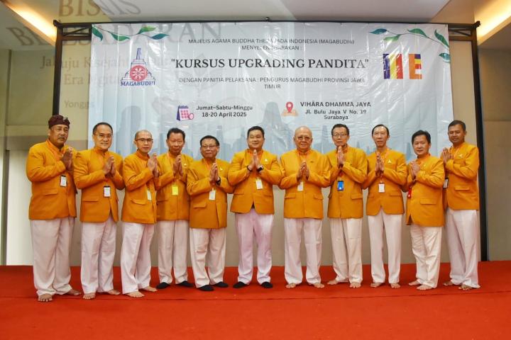 Kursus Upgrading Pandita Magabudhi di Vihara Dhamma Jaya Surabaya