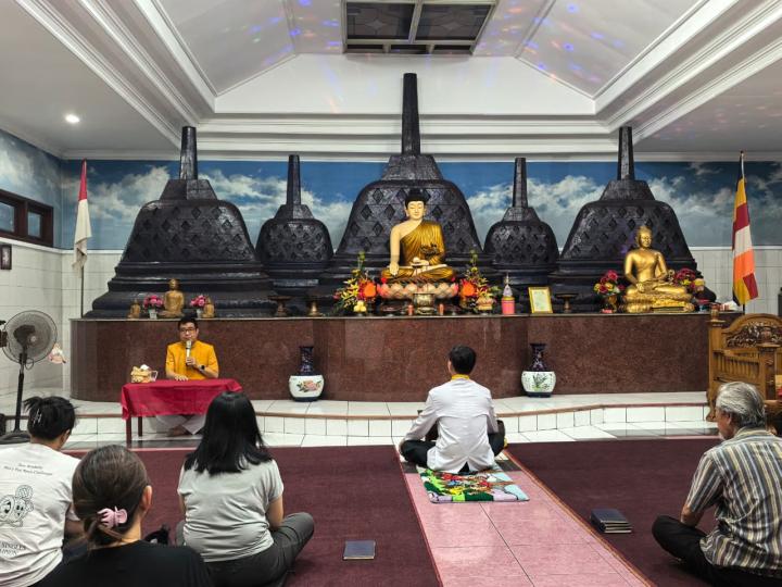 Dhammadesana di Vihara Metta Sraddha Mojokerto