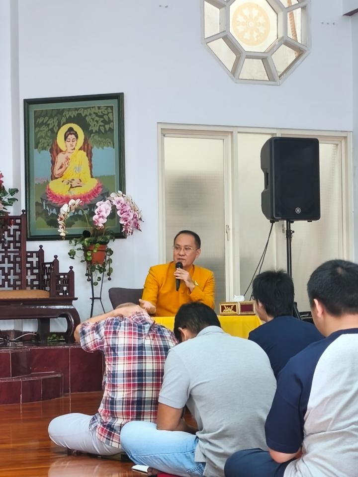 Dhammadesana Puja Bakti Vihara Buddha Kirti Surabaya