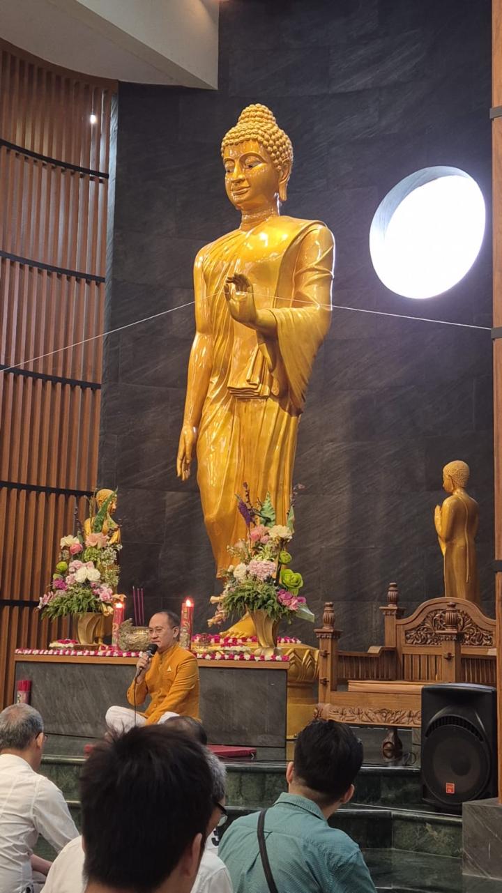 Dhammadesana Puja Bakti Vihara Dhamma Jaya Surabaya