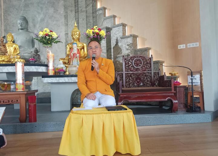 Dhammadesana Puja Bakti Di Vihara Eka Dharma Loka Surabaya