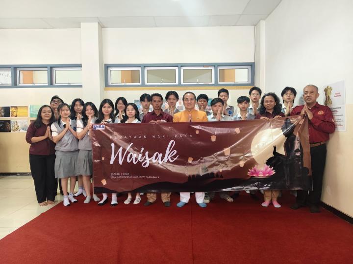 Dhammadesana Perayaan Waisak Pelajar SMA Nation Star Academy Surabaya